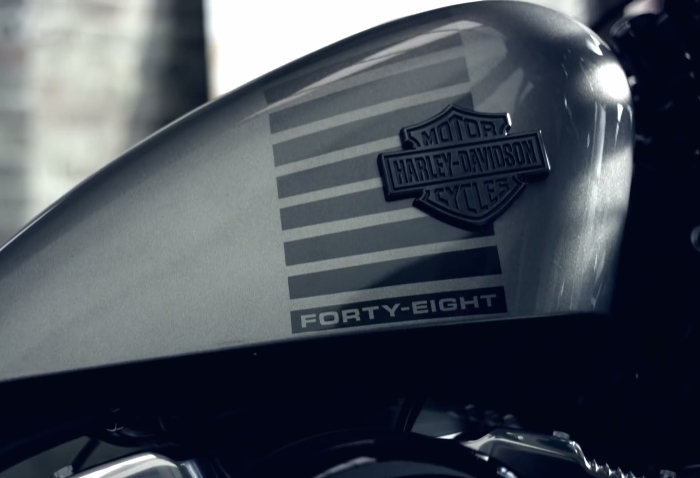Harley-Davidson Forty Eight motorcycle, logo on the tank